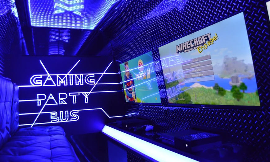 Image 4: Gaming Party Bus