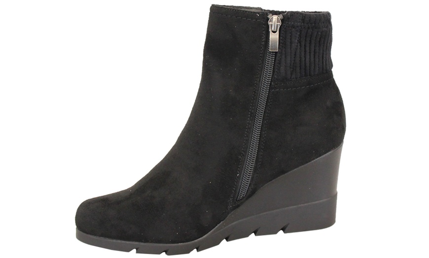 Image 4: Wedge Heel Ankle Boots