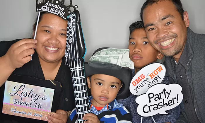 Photo booth rental for events with unlimited prints