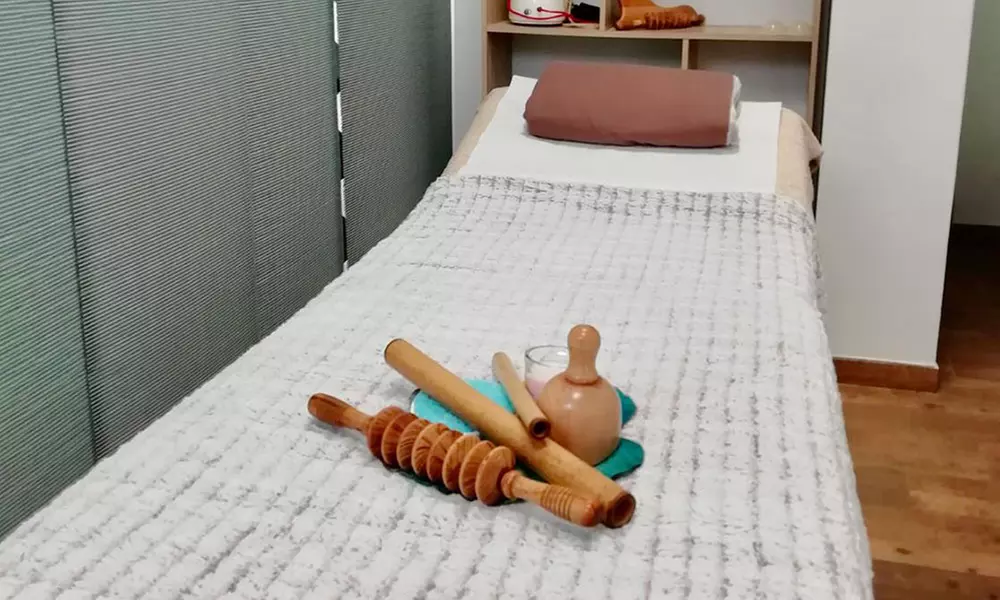 Limpieza facial con microdermoabrasión de 50 min con opción a ritual Gua Sha de 45 min y reflexología podal de 15 min - Image 6