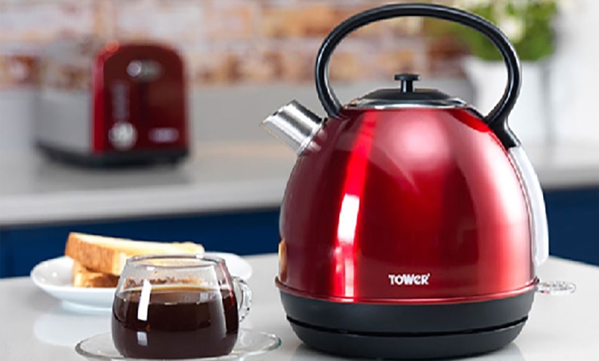 Image 19: Tower Traditional Kettle 2200W