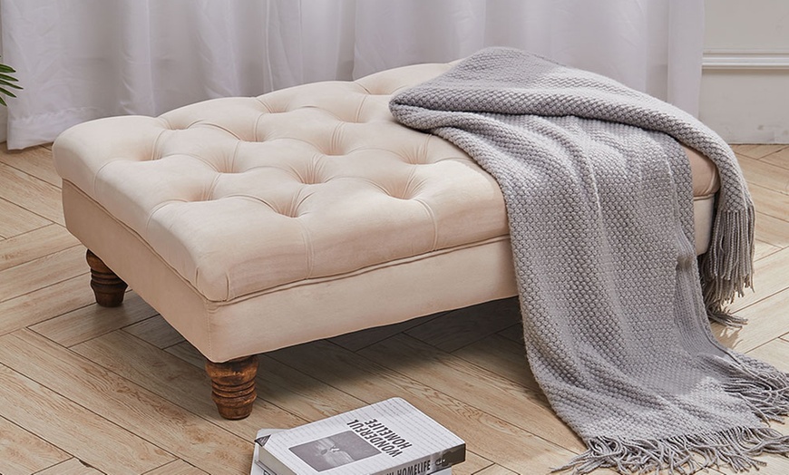 Image 4: Polsterhocker mit Knopfheftung