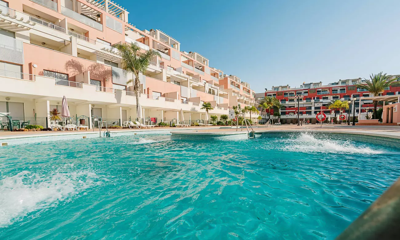 Vera: hasta 5 noches en estudio para 2 personas con desayuno, aparcamiento y late check-out en Apartamentos Marina Rey - Primary Image