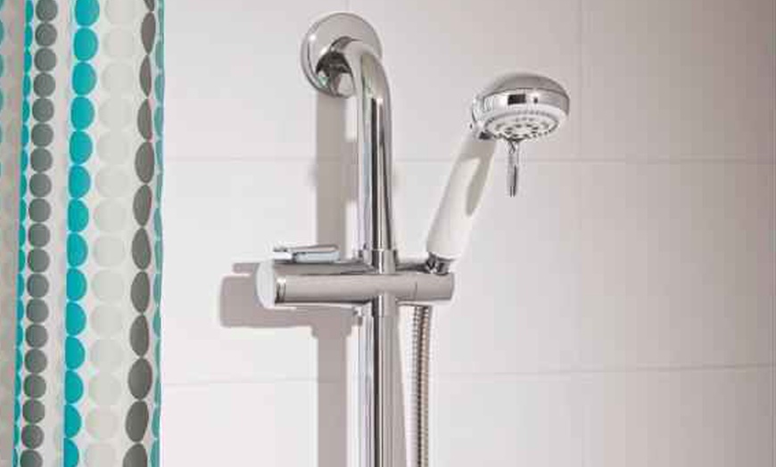 Image 2: Croydex Adjustable Shower Head Set