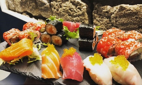 Sushi e Sashimi fino a 53 pezzi,dolce e vino sul lungomare di Napoli,da It's Sushi Bar (sconto fino a 55%)