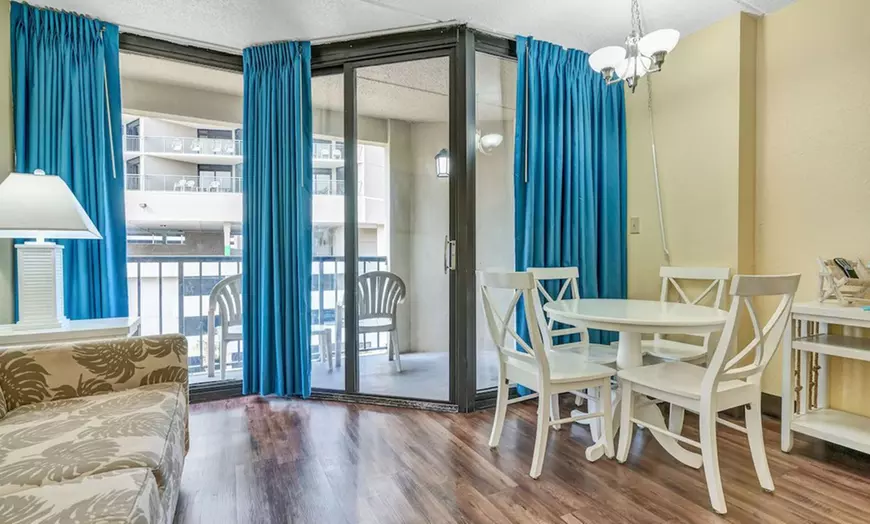 Suite, Waterpark View with Kitchenette