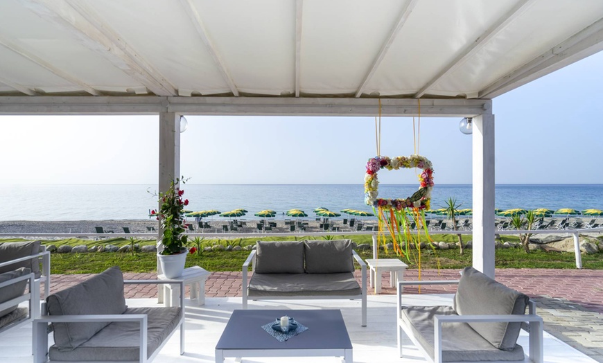 Image 4: Calabria 4*: 7 notti + tessere club e servizio spiaggia