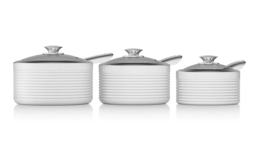 Image 11: Tower Linear 3-Piece Saucepan Set