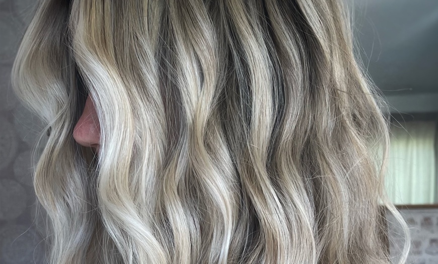 Image 3: Elevate your style with  Essential Refresh or Signature Color Package