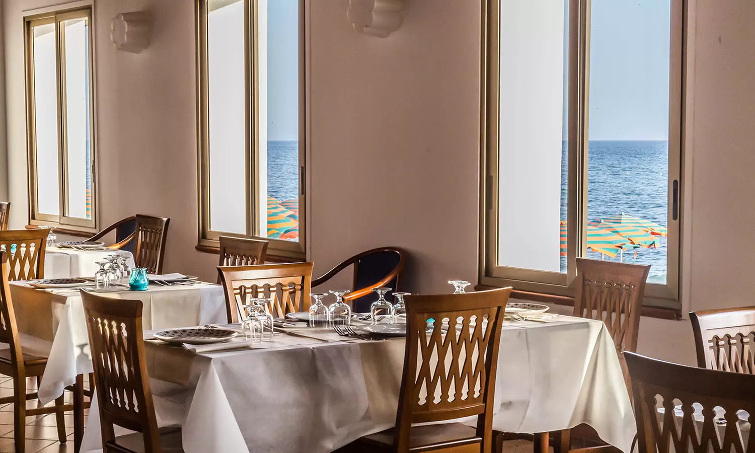 Menu di pesce con fritttura di calamari e vino, per 2 o 4 persone, al Ristorante Alyce (sconto fino a 56%) - Primary Image