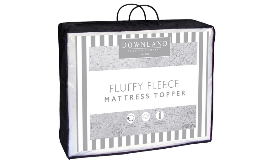 Image 3: Fluffy Fleece Mattress Topper