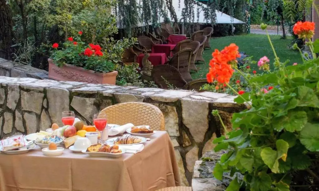 Kampanien: Doppelzimmer mit Halbpension und Spa