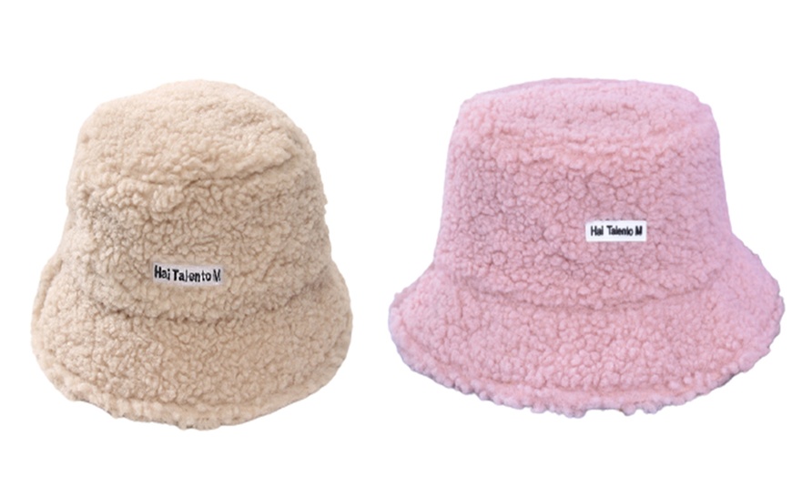 Image 11: Women’s Teddy Faux Fur Bucket Hat