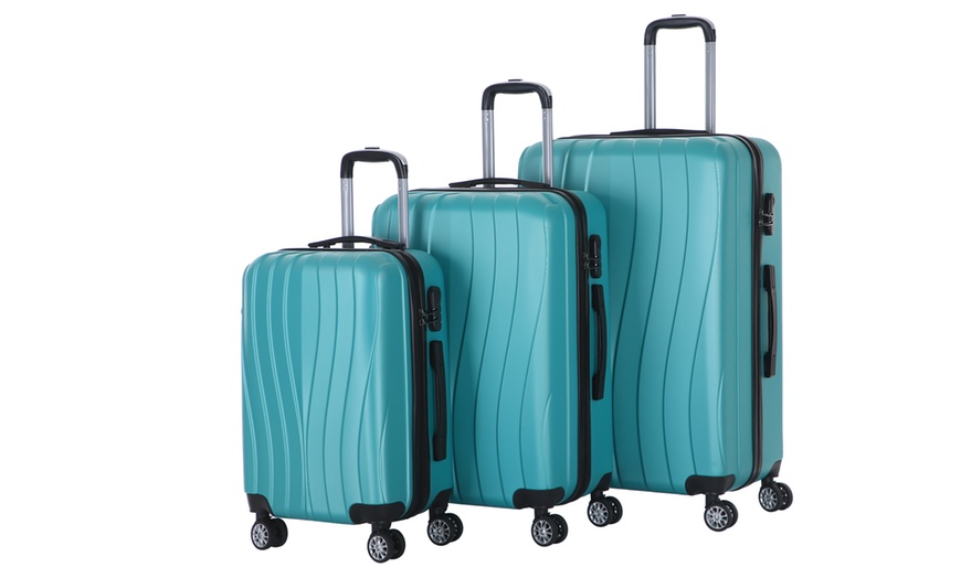 Image 21: Three-Piece Luggage Set