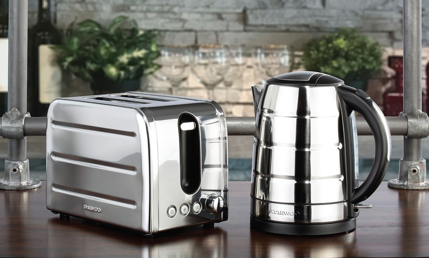 Image 6: Daewoo Kettle with Toaster