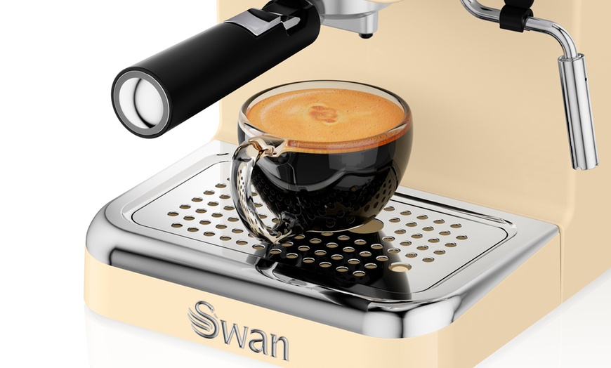 Image 7: Swan Coffee Machine and Grinder