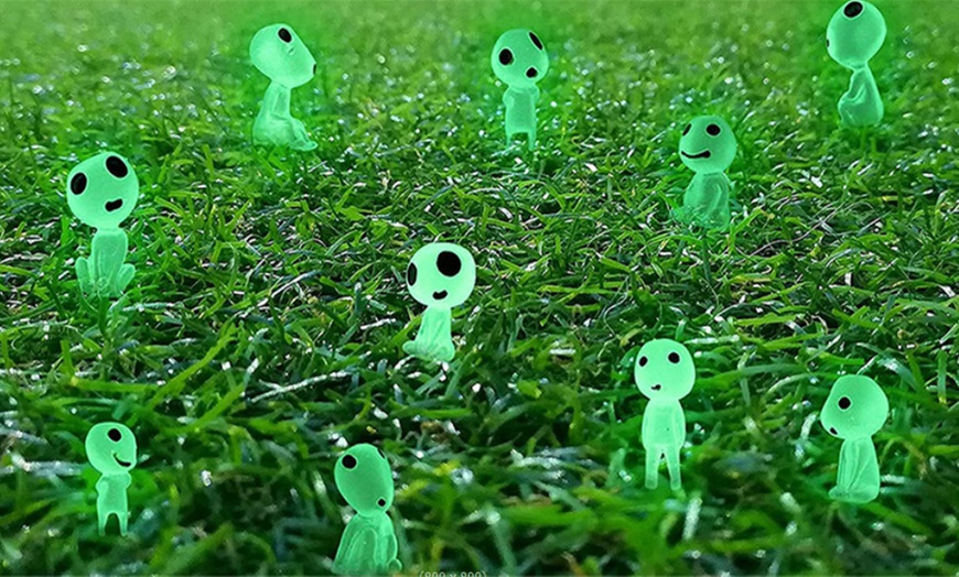 Image 5: Five or Ten Garden Miniature Luminous Ghost Kits