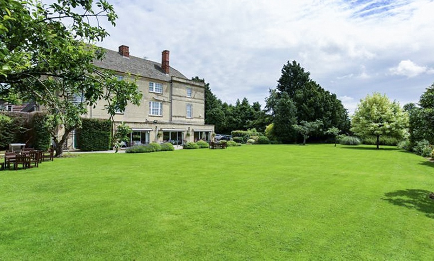 Image 8: Stay with Breakfast in Cotswolds