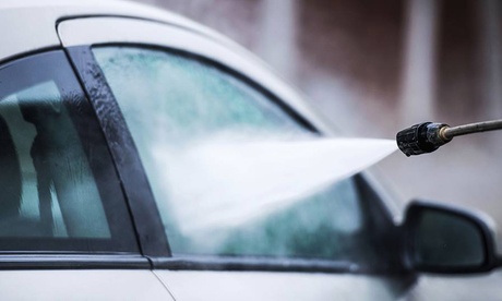 Uno o 3 lavaggi esterni auto con polish o senza all'Autolavaggio Cometti a Pescara