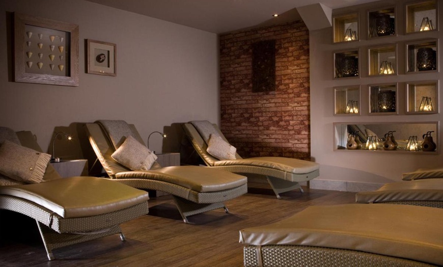 Image 7: Chester: Spa Stay for 2 with Breakfast, Prosecco & More