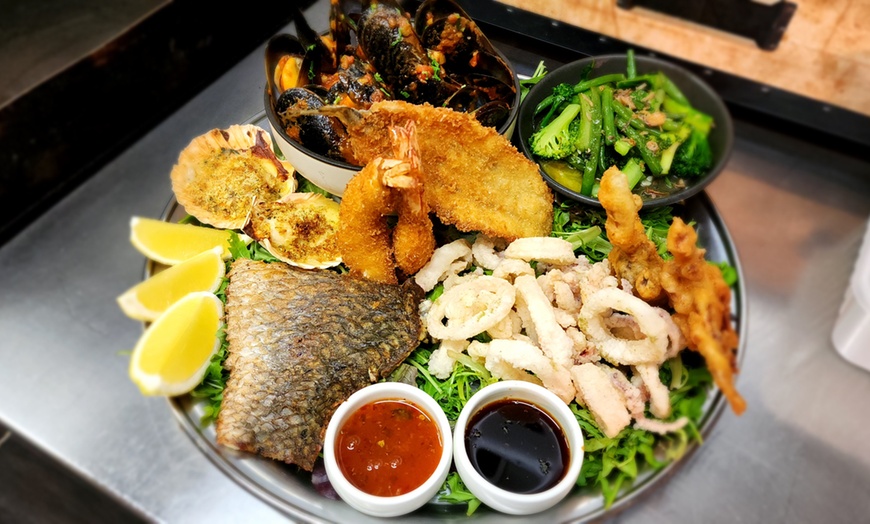 Image 1: Seafood Platter at Richmond Oysters