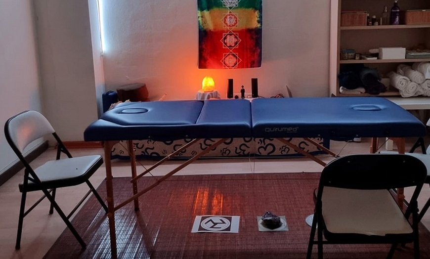 Image 3: Sesión de masaje relajante o ritual en Relaxtual