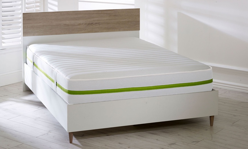 Image 6: The Sleep People Stonehaven Memory Foam Sprung Mattress 