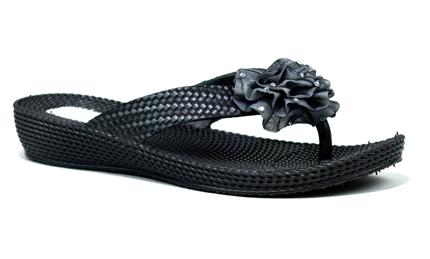 Image 1: Women's Flower Flip-Flops