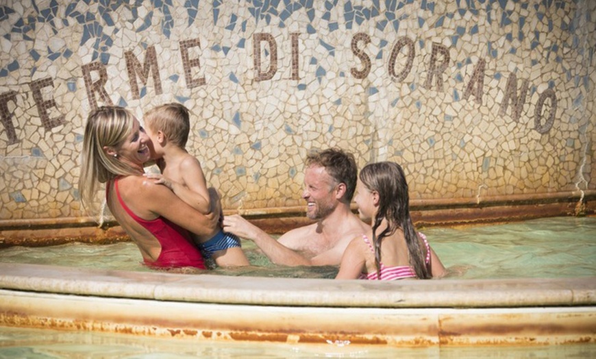 Image 3: Percorso con piscine, massaggi, lunch o cena alle Terme di Sorano