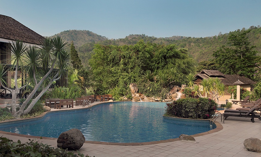 Image 2: Chiang Mai: 4N Tropical Escape