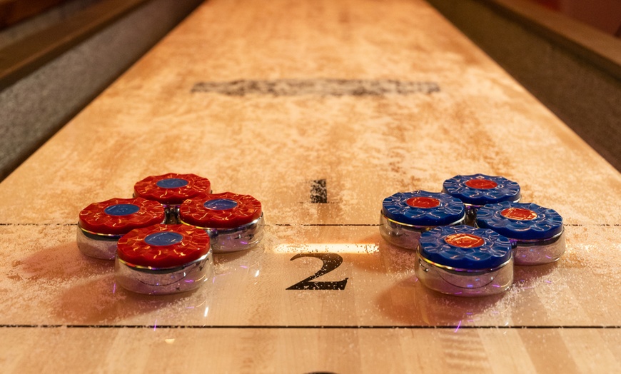 Image 3: 90-Minute Shuffleboard Game