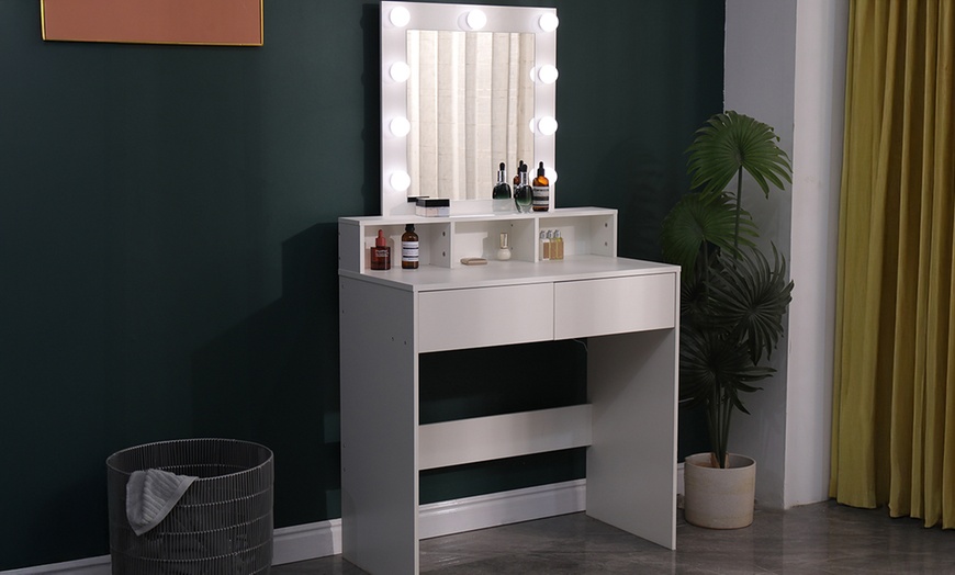 Image 7: White Hollywood Dressing Table with Lighted Mirror