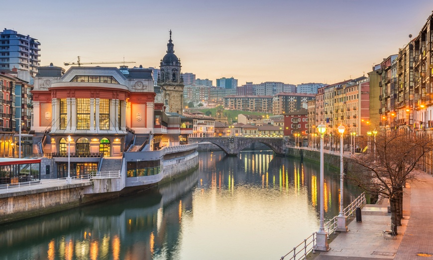 Image 1: Bilbao: camera standard e colazione opzionale per 2