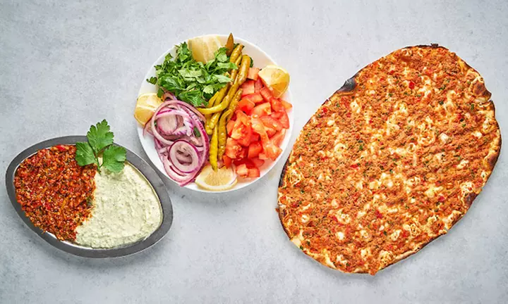 5x, 10x, 15x oder 20x Lahmacun mit Salat & Softgetränk zum Mitnehmen