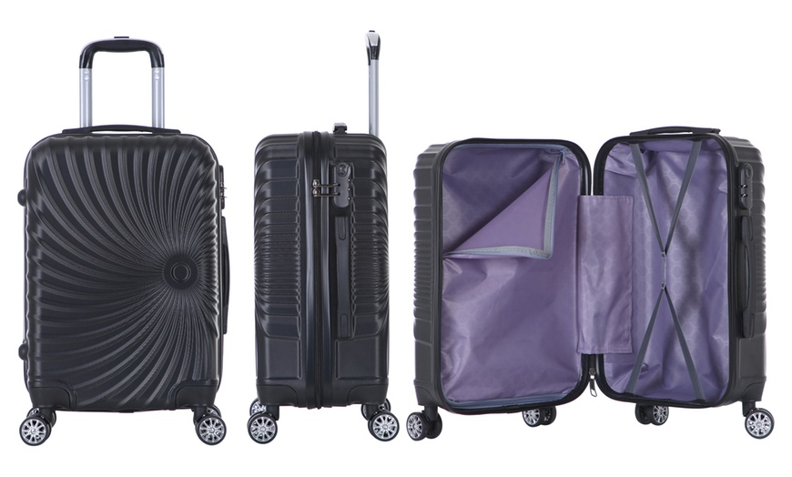 Image 40: Three-Piece Luggage Set