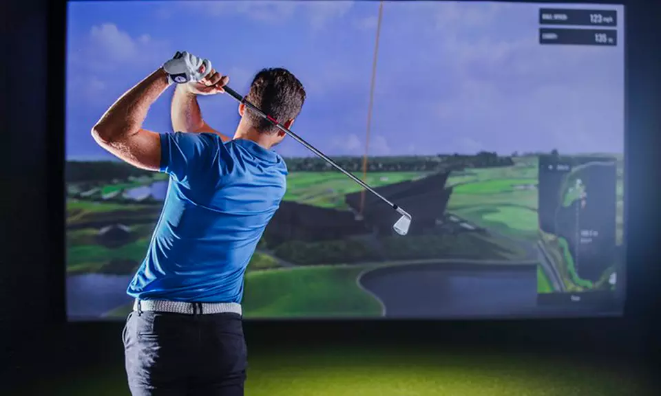 Swing into Fun: Experience Virtual Golf Like Never Before!