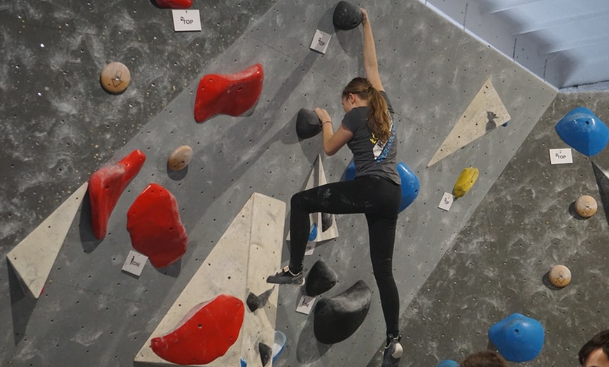 Image 4: Bouldering: całodzienne bilety, zajęcia z instruktorem lub karnety