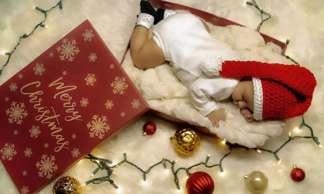 Up to 50% Off on Seasonal Photography at Beatspodz Studio - Primary Image