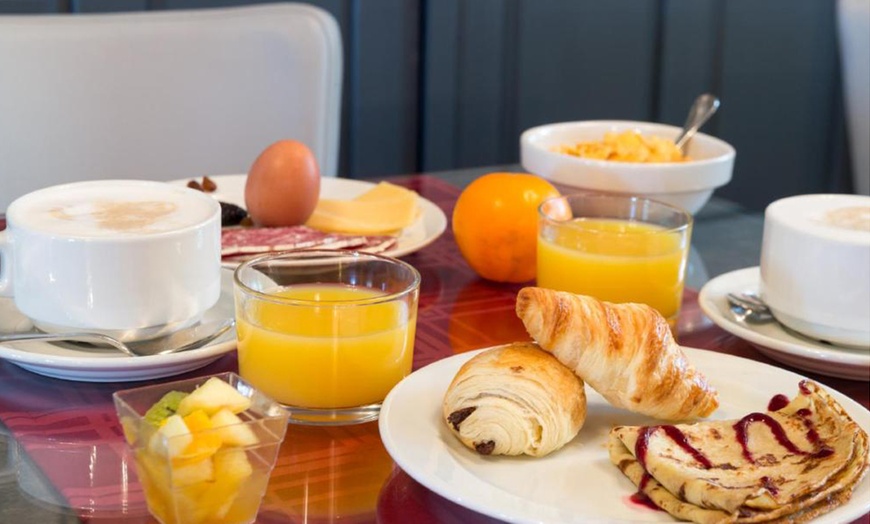 Image 5: Auvergne : chambre double avec pdj, dîner et accès spa en option