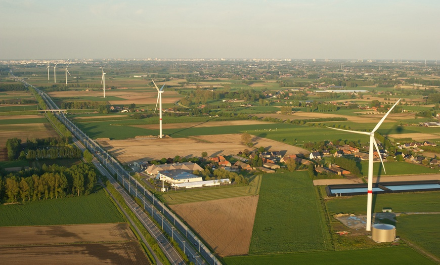 Image 5: La Belgique vue du ciel : 1 h de vol en montgolfière avec champagne