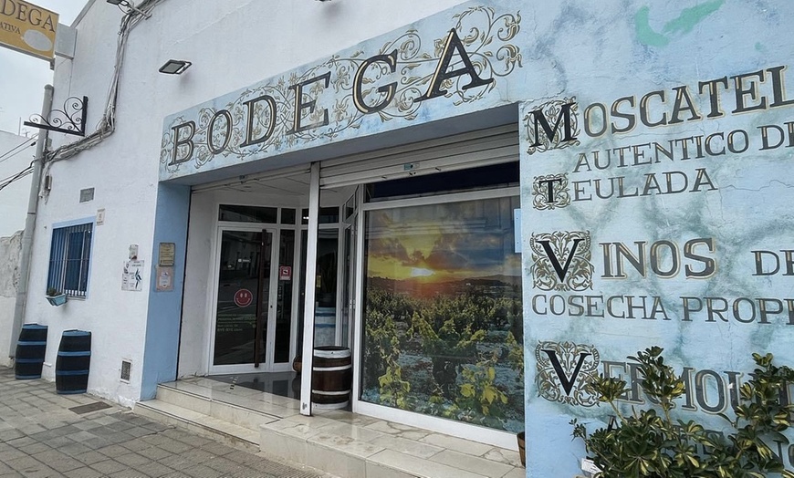 Image 2: Cata de vinos para 2 o 4 personas con opción a visita a bodega de 1970