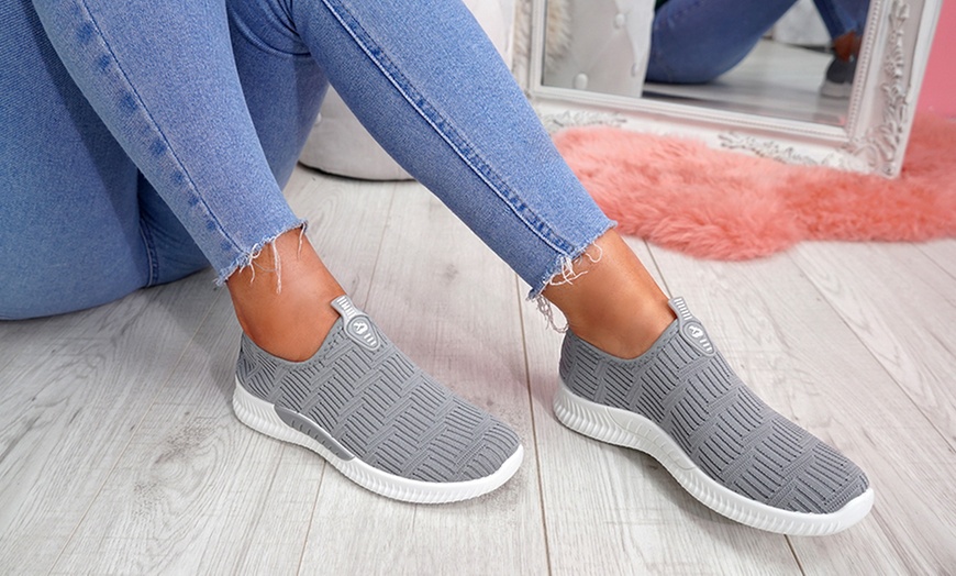 Image 12: Baskets souples en mesh pour femme