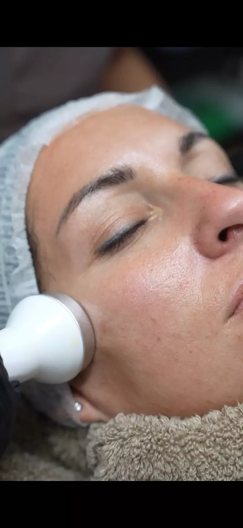 Up to 60% Off on Facials & Couples Facials at Akemi Beauty