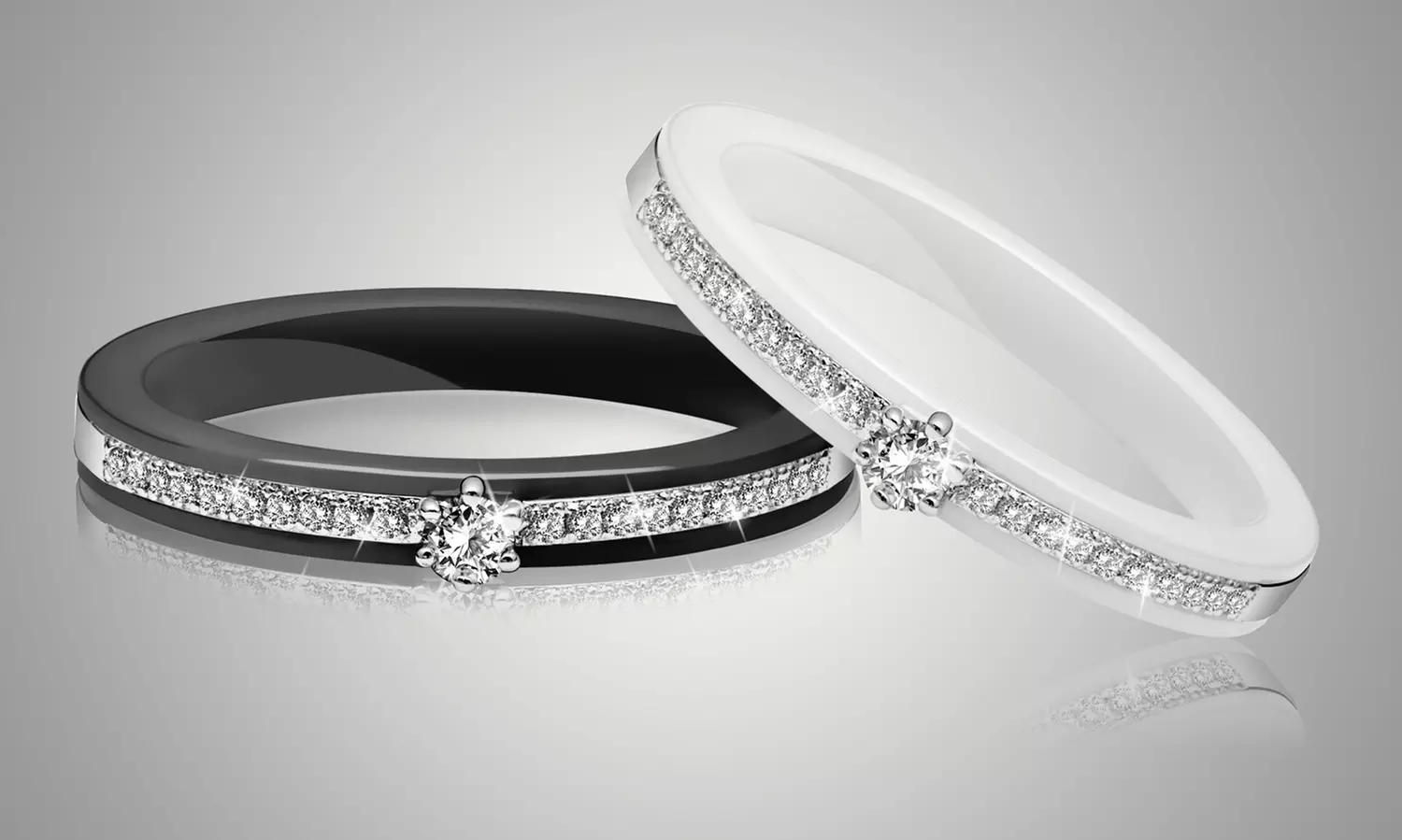 Bague solitaire en céramique véritable ornée de cristaux Swarovski®, à 16.90€ (82% de réduction) - Primary Image