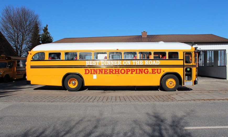 Image 1: 3-Gänge-Dinner im US School Bus