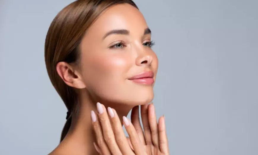 Image 1: Regeneración facial con bioestimulación, silicio o silicio y vitaminas