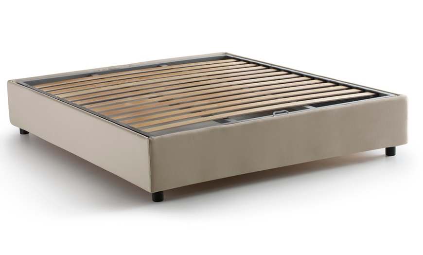 Image 12: Lit double sommier "Silvia" avec coffre de rangement, option matelas 