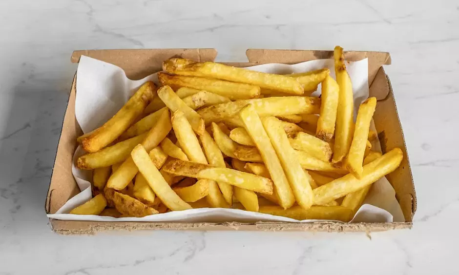 Savor Pizza or Deluxe Meal for 4: Includes Pizza, Sides & Drinks