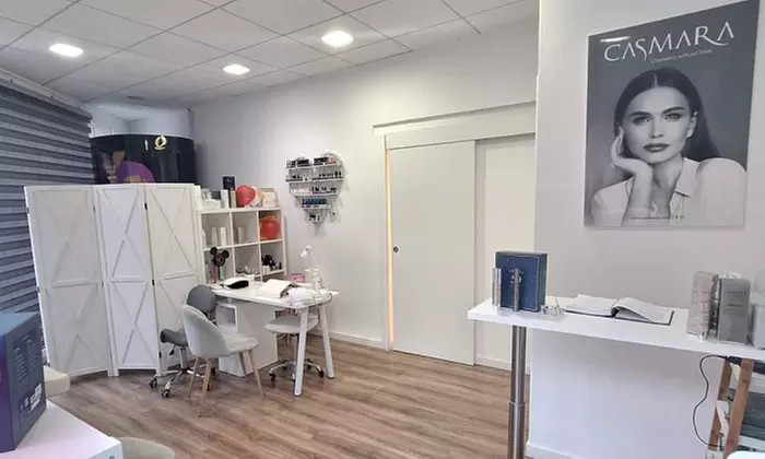 Moren@ todo el año: 5 o 10 sesiones de 10 minutos de rayos UVA en cabina vertical para 1 (ahorra hasta un 59%) - Second Medium