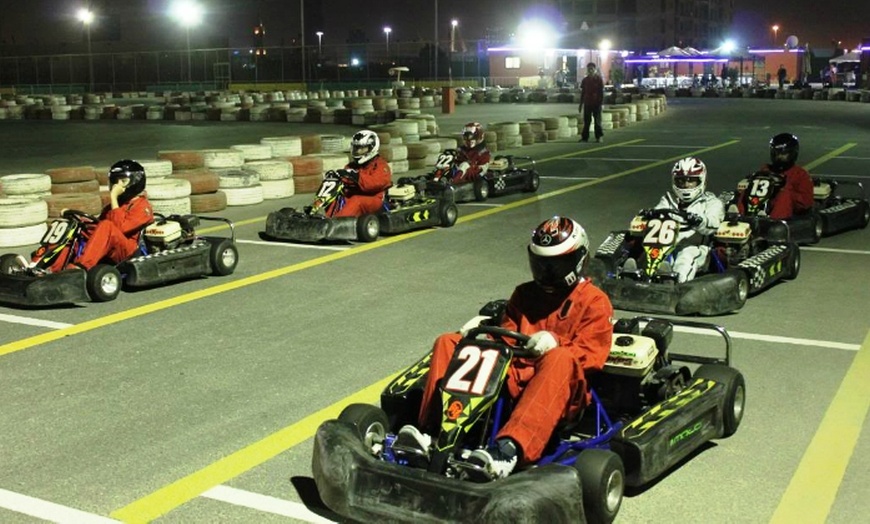 Image 4: Go-Karting 